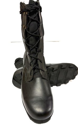 Military issue jungle boots - us,
